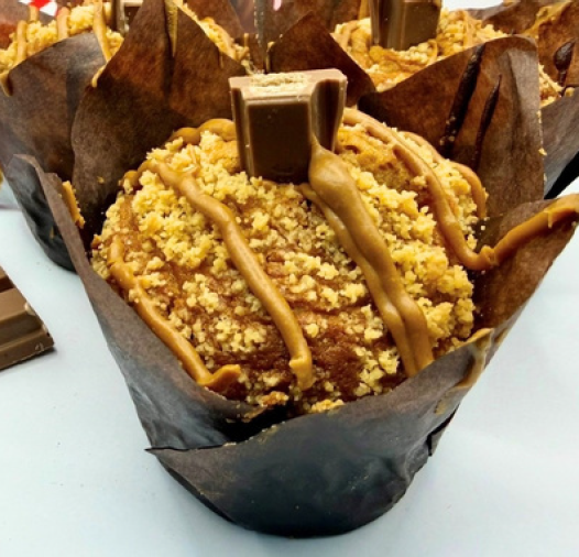Muffins - Caramel with Biscoff & Kit Kat (6)
